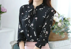 Brice | Vlinderdas Kraag Chiffon Blouses in de kleur Zwart voor in stijl ideaal voor de herfst.