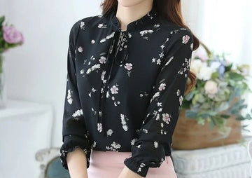 Brice | Vlinderdas Kraag Chiffon Blouses in de kleur Zwart voor in stijl ideaal voor de herfst.