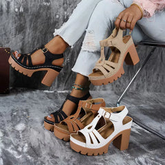 Hak sandaal met T-strap