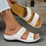 Platte sandaal met perforated straps