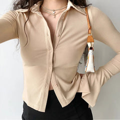 Carse | Vrouwen Enkelborstig Klokmouw Blouse in de kleur Beige voor dames in stijl ideaal voor de herfst.