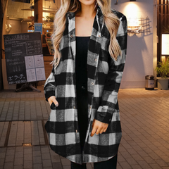 Cora- Modieus Geruit Overhemd in de kleur Zwart voor dames in stijl ideaal voor de herfst.