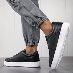 CORNELIS | Elegante en stijlvolle herenschoenen in de kleur Zwart voor heren in stijl geschikt voor alle seizoenen.