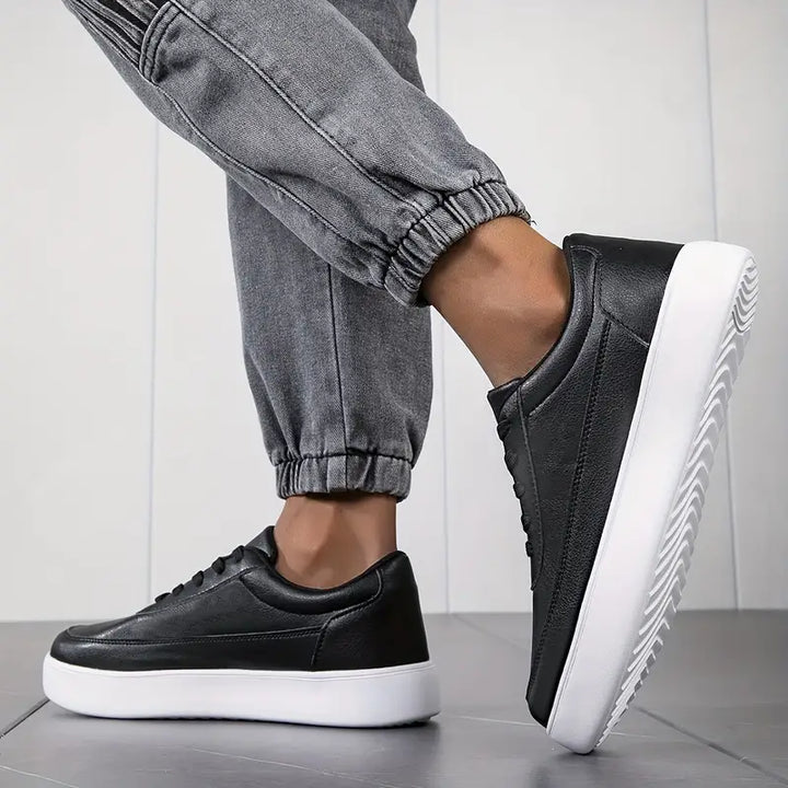 CORNELIS | Elegante en stijlvolle herenschoenen in de kleur Zwart voor heren in stijl geschikt voor alle seizoenen.