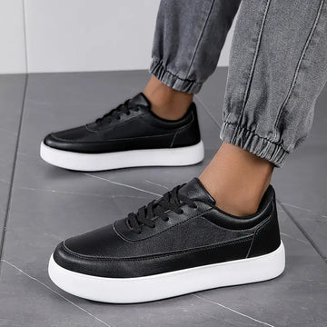 CORNELIS | Elegante en stijlvolle herenschoenen in de kleur Zwart voor heren in stijl geschikt voor alle seizoenen.