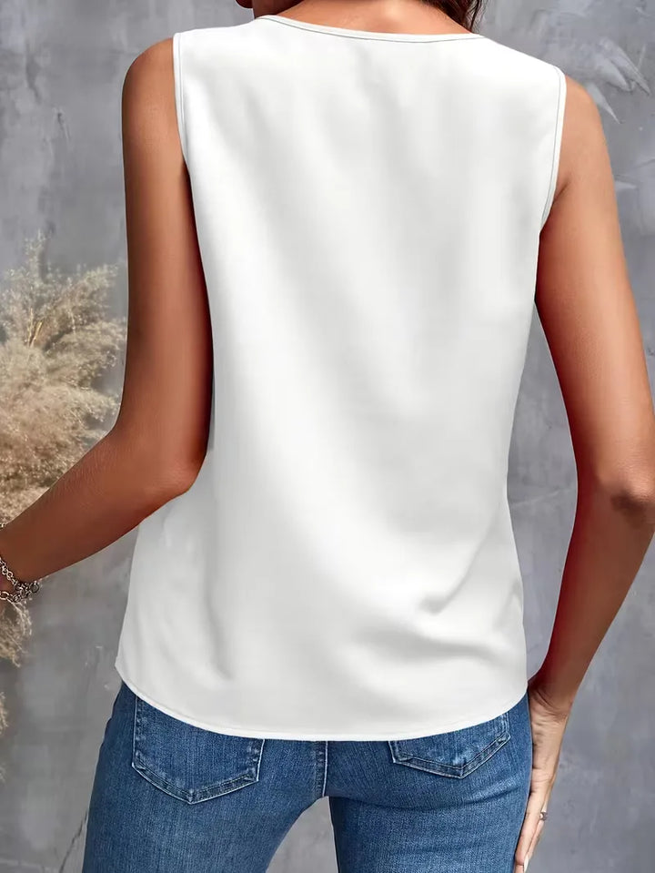 blouse met V-hals en ruffles