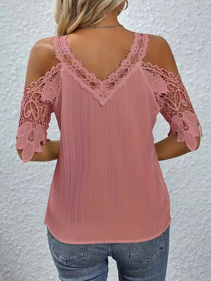 off-shoulder T-shirt met kant
