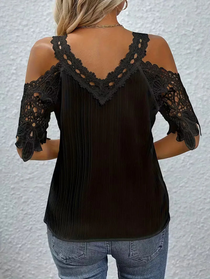 off-shoulder T-shirt met kant