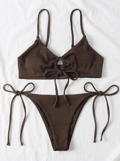 Demi bikini | Simpel & trendy in de kleur Zwart voor dames in Beach stijl ideaal voor de zomer.
