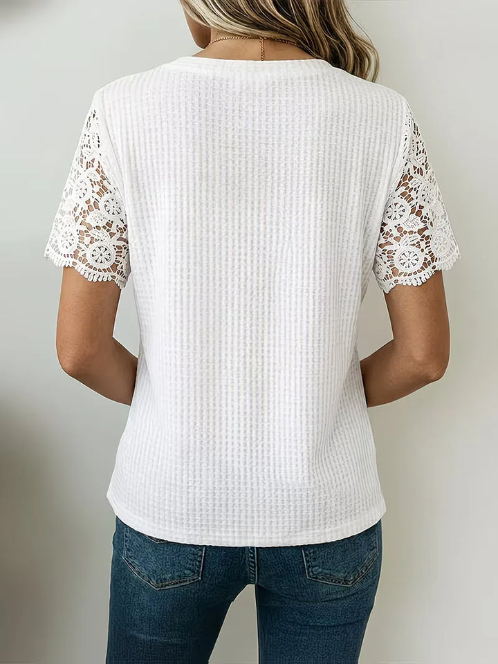 T-shirt met kantdetails