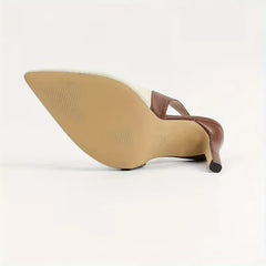Stiletto met hoge hakken
