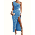 Glitter damesjurk met een flatterende snit, open schouders, en lange split. Gemaakt van hoogwaardig materiaal voor ultiem comfort en verkrijgbaar in diverse trendy kleuren. Perfect voor een stijlvolle en sprankelende look bij verschillende gelegenheden.