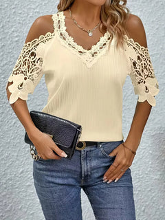 off-shoulder T-shirt met kant
