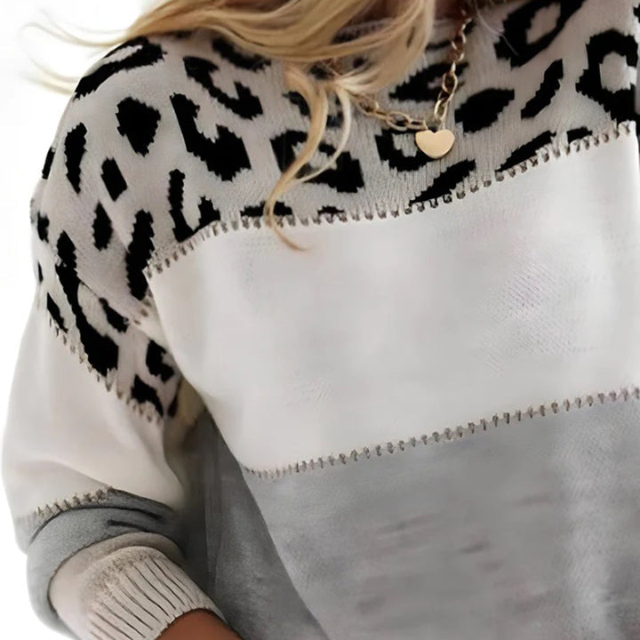 FAYENNE | Trendy damestrui met pantherprint in de kleur Grijs voor dames in stijl ideaal voor de herfst.