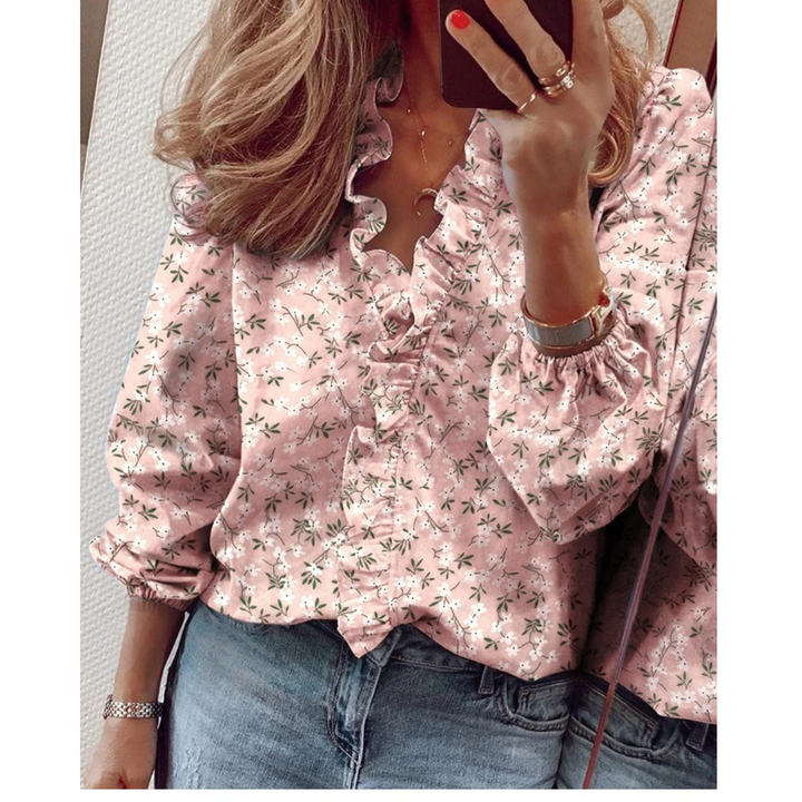 Femke | Chiffon blouse met pluches in de kleur Bruin voor dames in stijl ideaal voor de herfst.