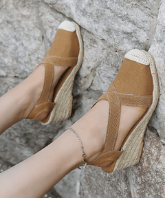 Fenne | Enkelband canvas espadrilles in de kleur Bruin voor dames in Beach stijl ideaal voor de lente.