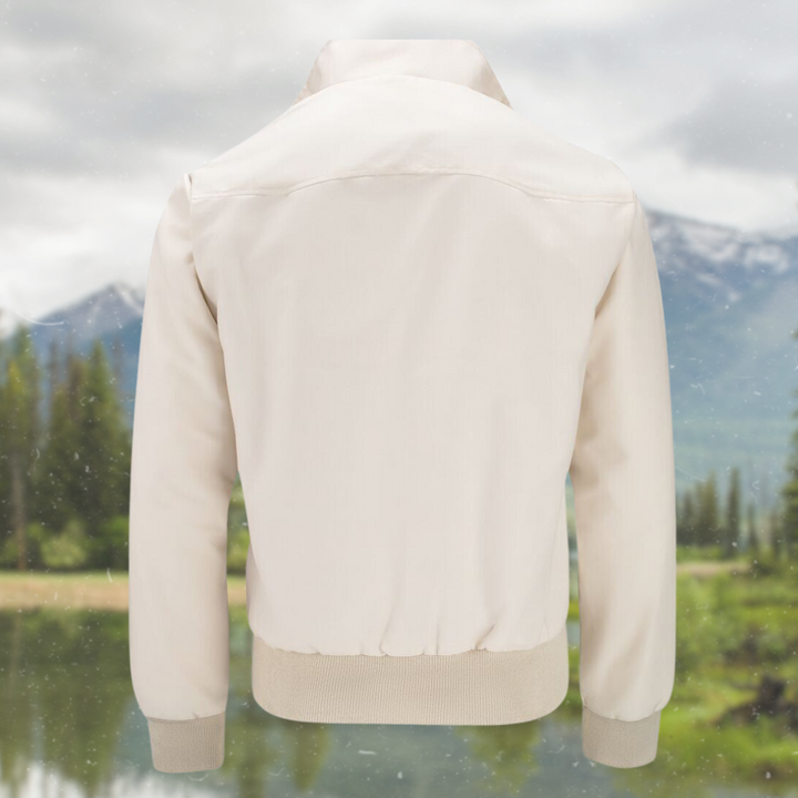 Stoer Harrington jasje, perfect voor een trendy look. Inclusief ingewerkte schoudernaden, praktische zakken, geribbelde manchetten en zoom, meerlaagse voering, ontspannen pasvorm en omgeslagen kraag voor veelzijdige uitstraling.