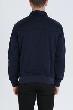 Stoer Harrington jasje, perfect voor een trendy look. Inclusief ingewerkte schoudernaden, praktische zakken, geribbelde manchetten en zoom, meerlaagse voering, ontspannen pasvorm en omgeslagen kraag voor veelzijdige uitstraling.