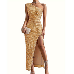 Glitter schouderjurk - perfect voor chique gelegenheden. Deze jurk heeft een stijlvol bodycon-design met een schitterend glitterdetail op de schouder, waardoor je in de spotlights zult staan. Gemaakt van hoogwaardig polyester voor comfort en duurzaamheid, en voorzien van plooidetail voor extra stijl. Maattabel (cm) beschikbaar.