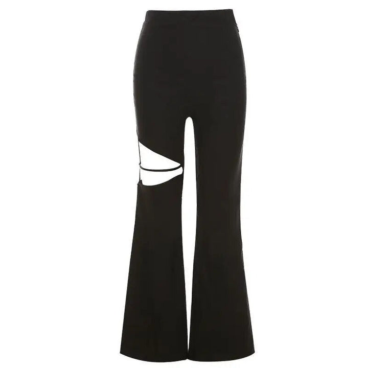 Ilaria | Flared slim damesbroek in de kleur Zwart voor dames in stijl ideaal voor de lente.