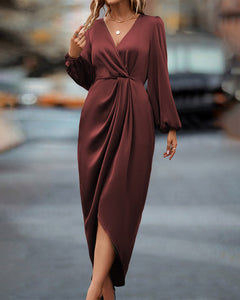 Kim | Elegante jurk met lantaarnmouwen en v-hals in de kleur Bordeaux voor dames in stijl ideaal voor de herfst.