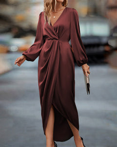 Kim | Elegante jurk met lantaarnmouwen en v-hals in de kleur Bordeaux voor dames in stijl ideaal voor de herfst.