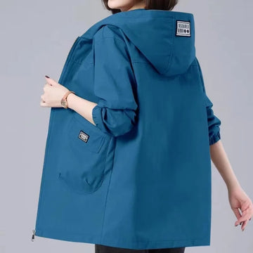 Kimberly | Lange lentejas met capuchon in de kleur Blauw voor dames in stijl ideaal voor de lente.