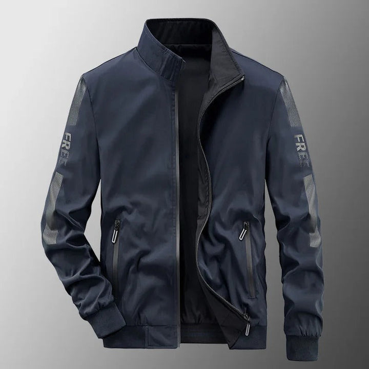 Lars | Omkeerbare waterdichte heren zomerjas in de kleur Donkerblauw voor heren in Outdoor stijl ideaal voor de lente.