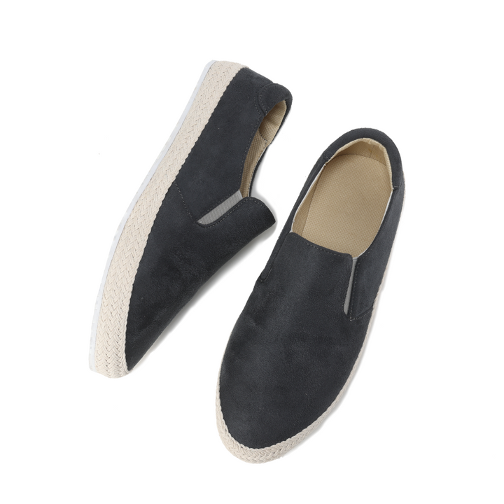 Levi | Suede stadschoenen in de kleur Grijs voor heren in Heritage stijl geschikt voor alle seizoenen.