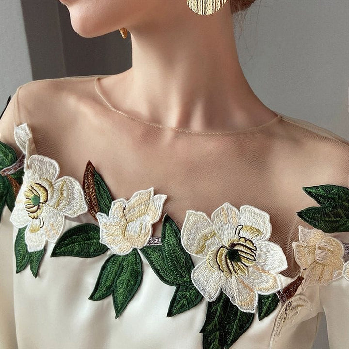 Lorenza- Bloemenpatroon Blouse in de kleur Crème voor dames in Formal stijl ideaal voor de lente.