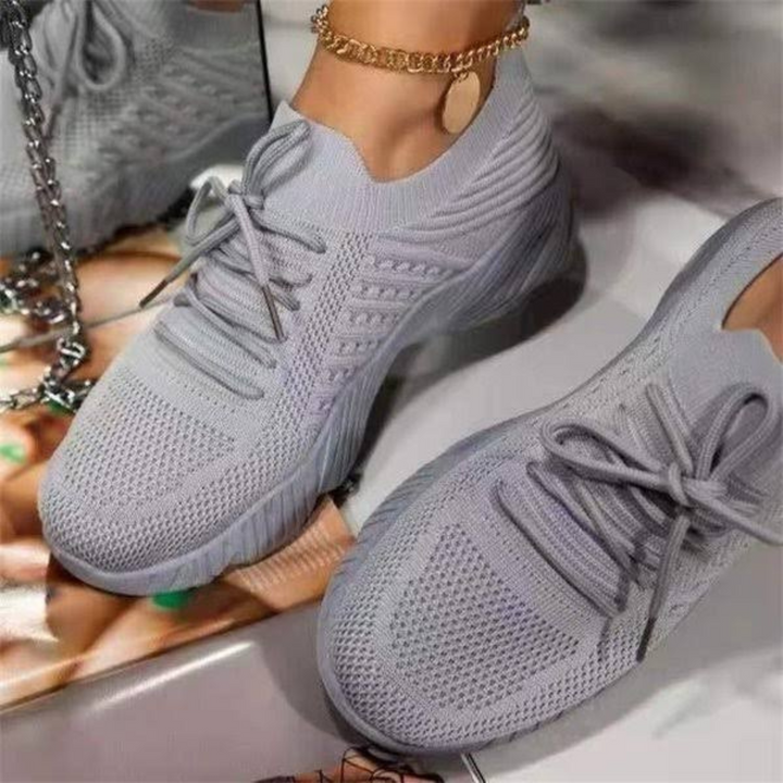 Lotte | Comfortabele damesschoenen in de kleur Grijs voor dames in stijl geschikt voor alle seizoenen.