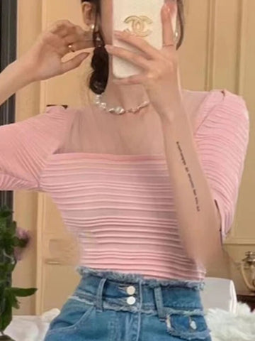 Louella | V-hals Blouse met Pofmouwen in de kleur Roze voor dames in stijl ideaal voor de lente.