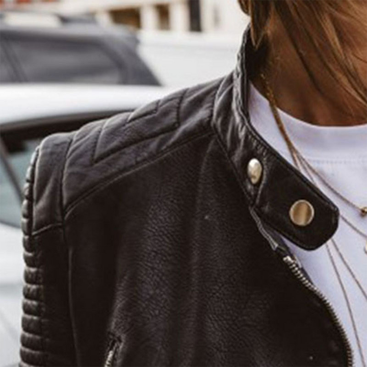 MARINA | Elegant leren damesjas in de kleur Zwart voor dames in stijl ideaal voor de herfst.