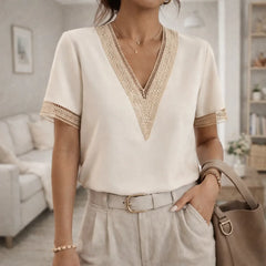 Blouse met kantdetails