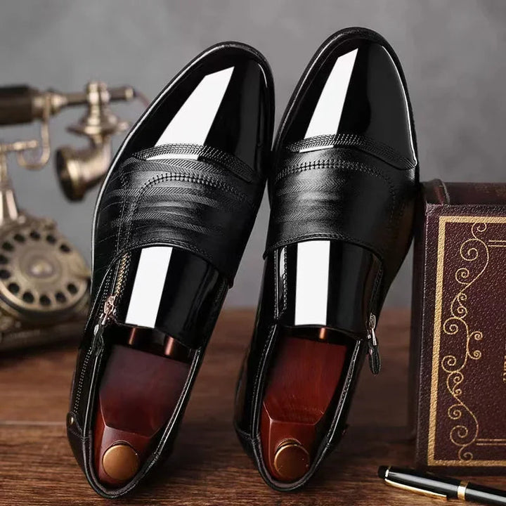 Matthijs | Grote formele lakschoenen in de kleur Zwart voor heren in stijl geschikt voor alle seizoenen.