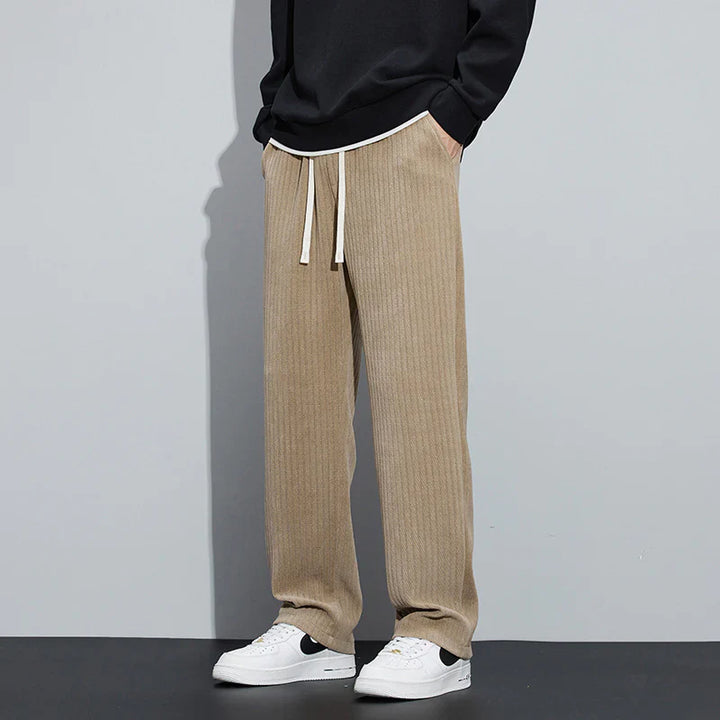Memphis | Zwarte fluwelen broek in de kleur Beige voor heren in stijl geschikt voor alle seizoenen.
