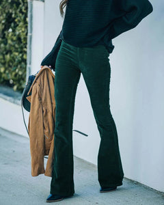 Ruby | High waist flare pants voor dames in de kleur Donkergroen voor dames in stijl ideaal voor de lente.