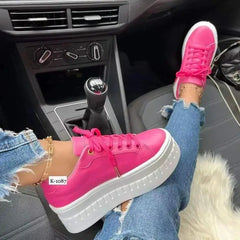 Stoere sneakers - perfect voor een trendy en comfortabele uitstraling. Ultiem comfort en modieuze stijl geven je zelfvertrouwen een boost.