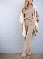 Dames two-piece set met poncho