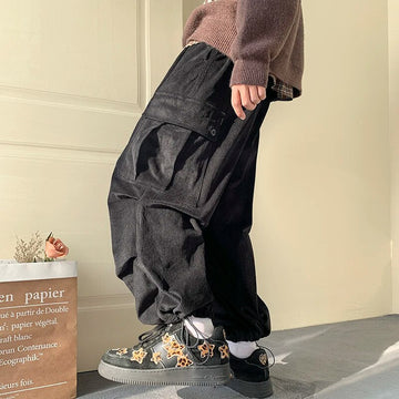 Yusuf | Baggy corduroy cargo broek voor heren in de kleur Zwart voor heren in Outdoor stijl geschikt voor alle seizoenen.