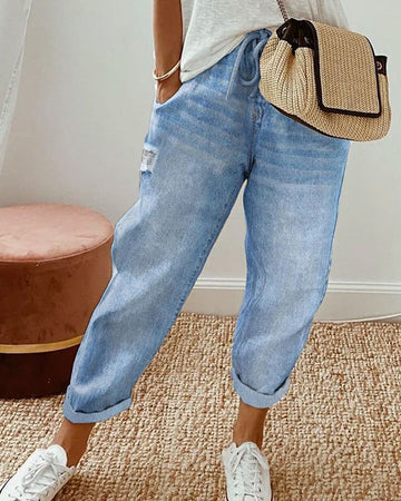 Jeanne | Jeans met casual stijl en zakken in de kleur Blauw voor dames in stijl ideaal voor de herfst.