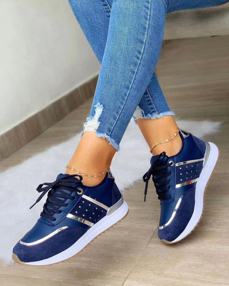 Sneakers met blokkleur in de kleur Marineblauw voor dames in stijl geschikt voor alle seizoenen.